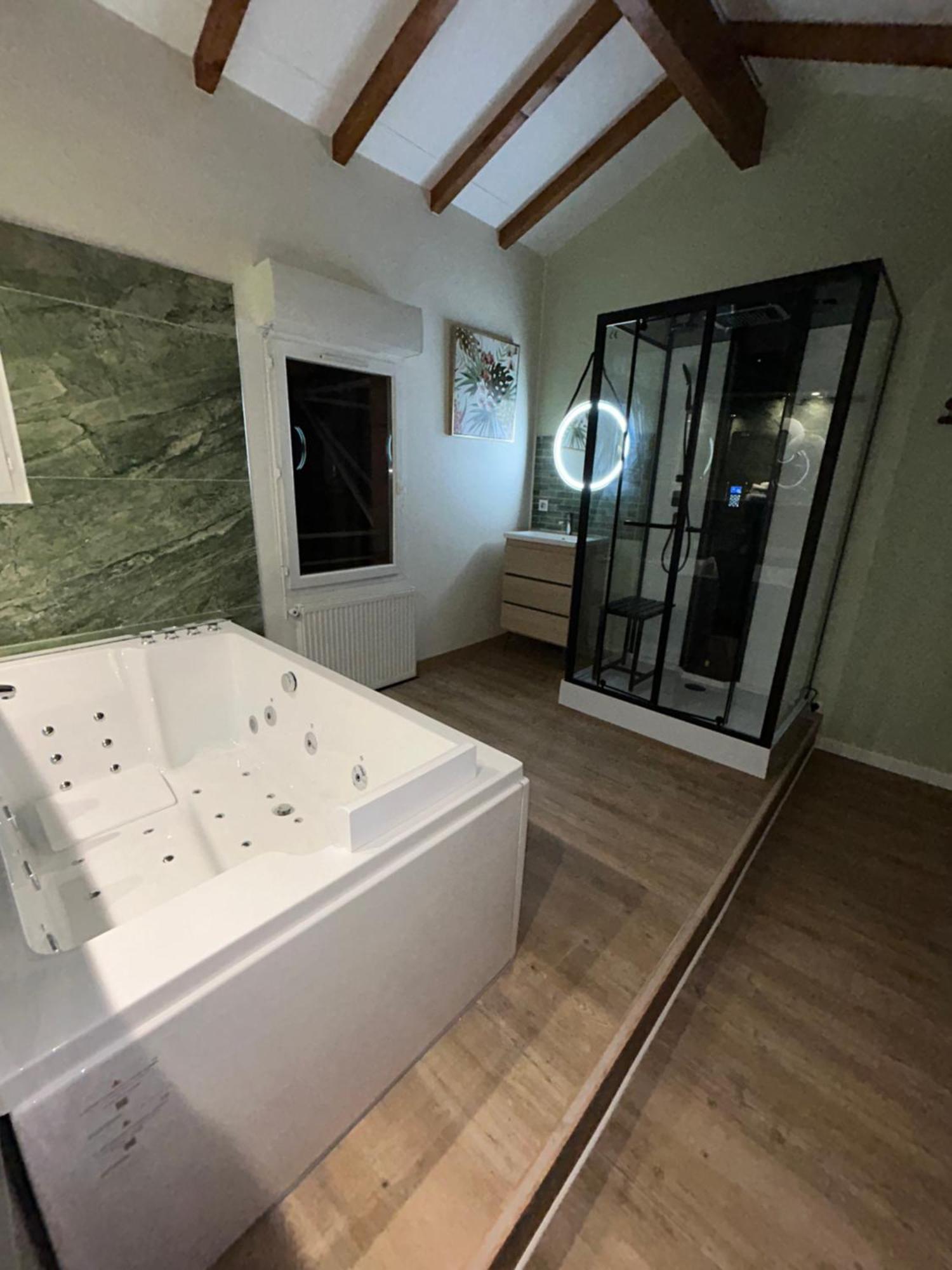 Appart Hotel Le 8 La Suite & Spa - Parking Gratuit - Mâcon Екстериор снимка
